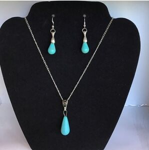 18” Magnesite Turquoise Jewelry Set